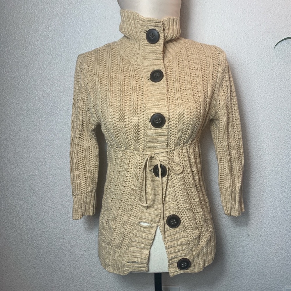 Chunky knit Aeropostale cardigan sweater with high collar and big buttons